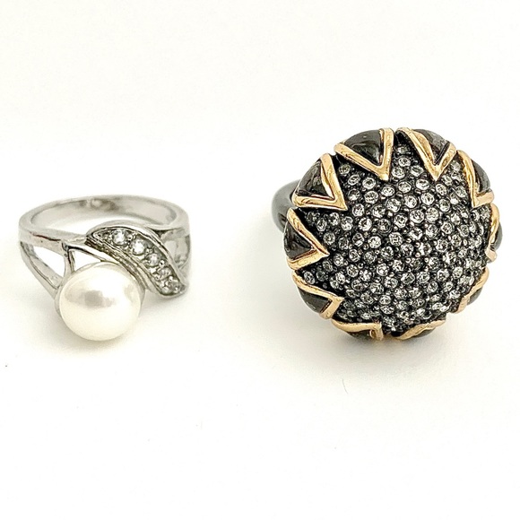 Costume Jewelry - Picture 1 of 3